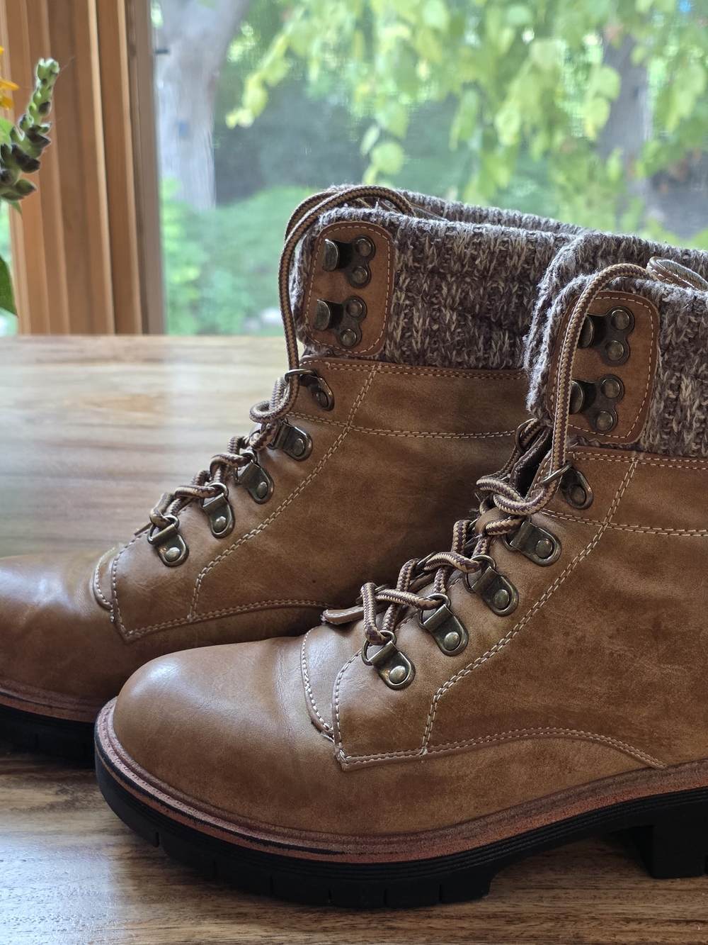 MIA Maylynn Shearling Hiking Boots Size 7 Winter Boots/ Hiking, Waterproof